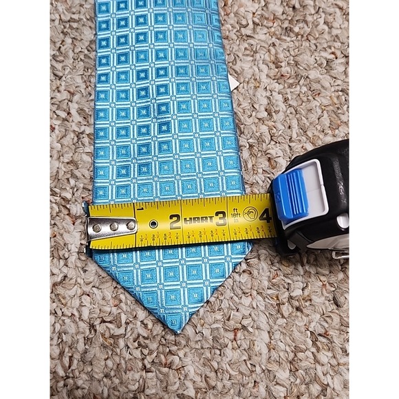 Donald Trump Signature Necktie Blue Geometric  Pattern Silk Tie Classic NWT - Picture 8 of 8